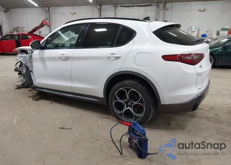 2023 Alfa Romeo Stelvio Ti/Lusso/Veloce/Estrema z USA, uszkodzony, nr VIN ZASPAKBN0P7D51662